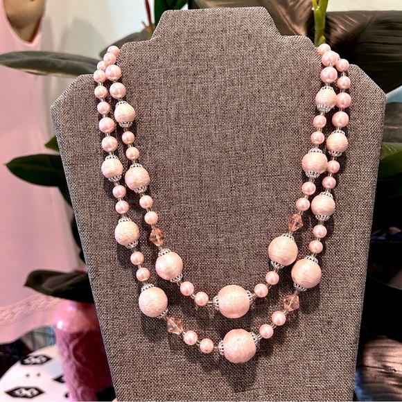Vintage 🌸 Pink Multi strand Necklace - Picture 1 of 1
